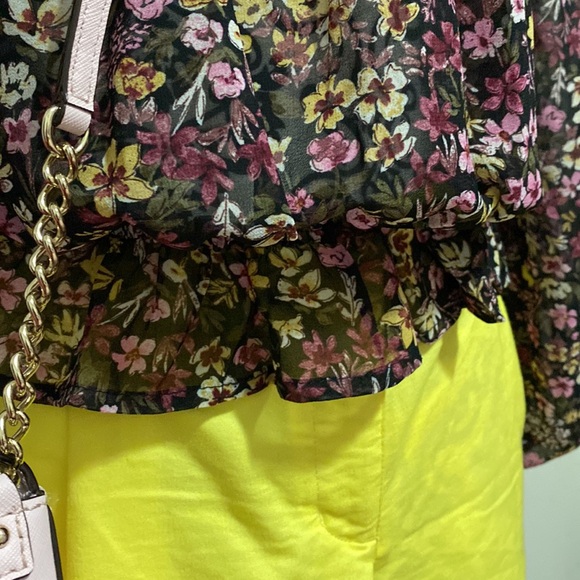 Mango in Flower Print Blouse. - Picture 5 of 6